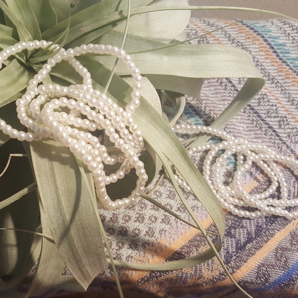 Ten pearly beaded bracelets that stretch! - Picture 2 of 5